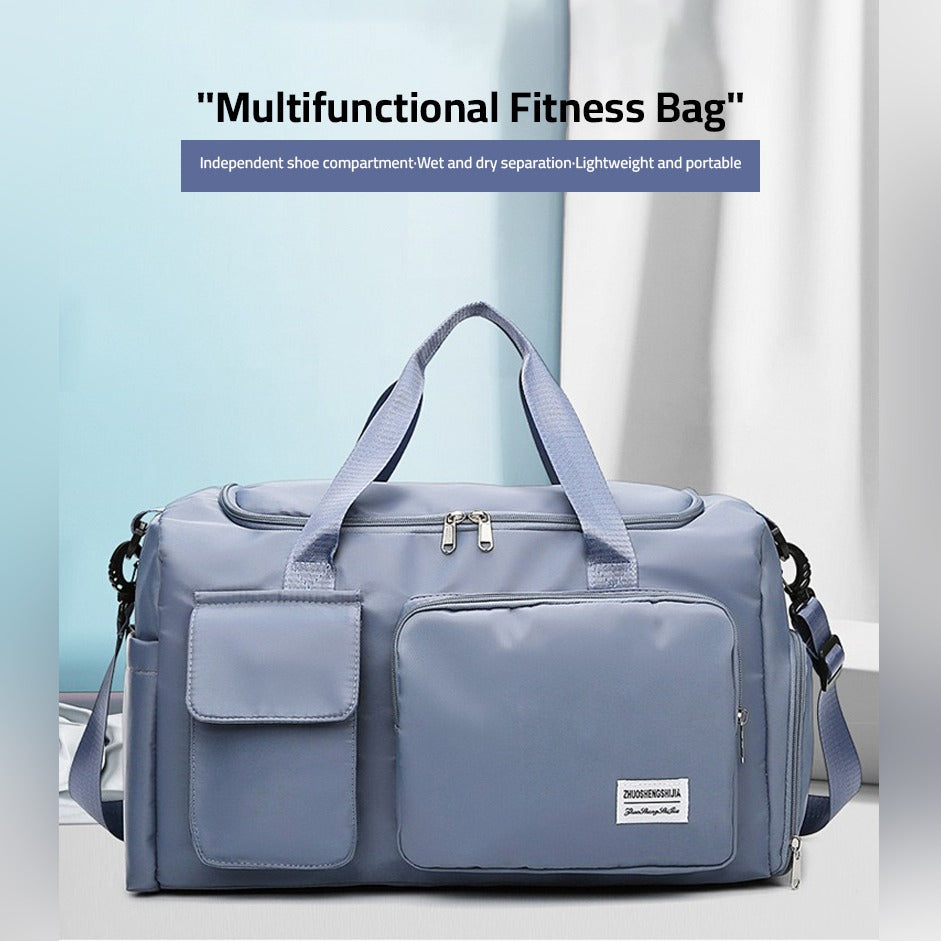 Reseduffel med flera fickor för sport och gym samt separat skofack