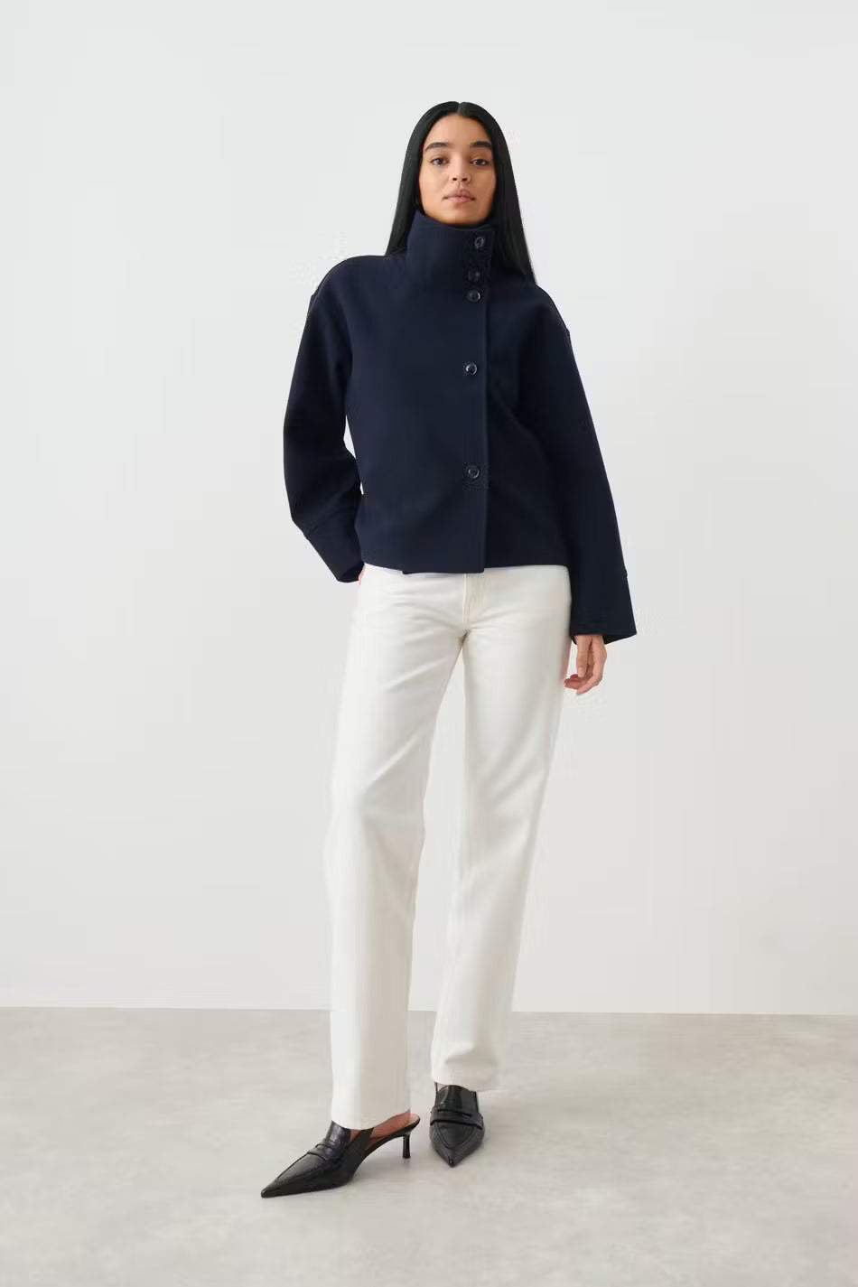 Women's Short Coat With Modern Button Front Design For Everyday Wear