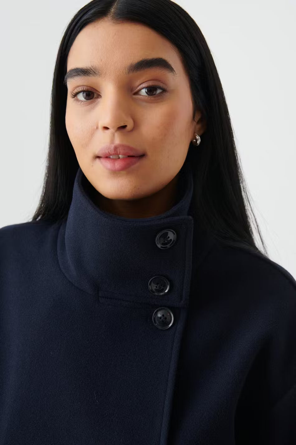 Women's Short Coat With Modern Button Front Design For Everyday Wear
