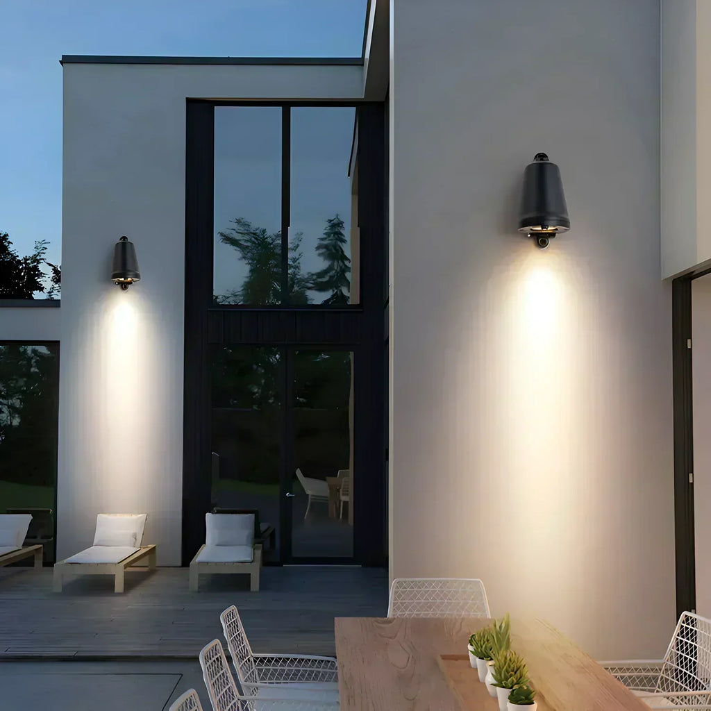 چراغ دیواری LED مینیمالیستی فضای باز آسترا با درجه حفاظت IP65 برای نماها