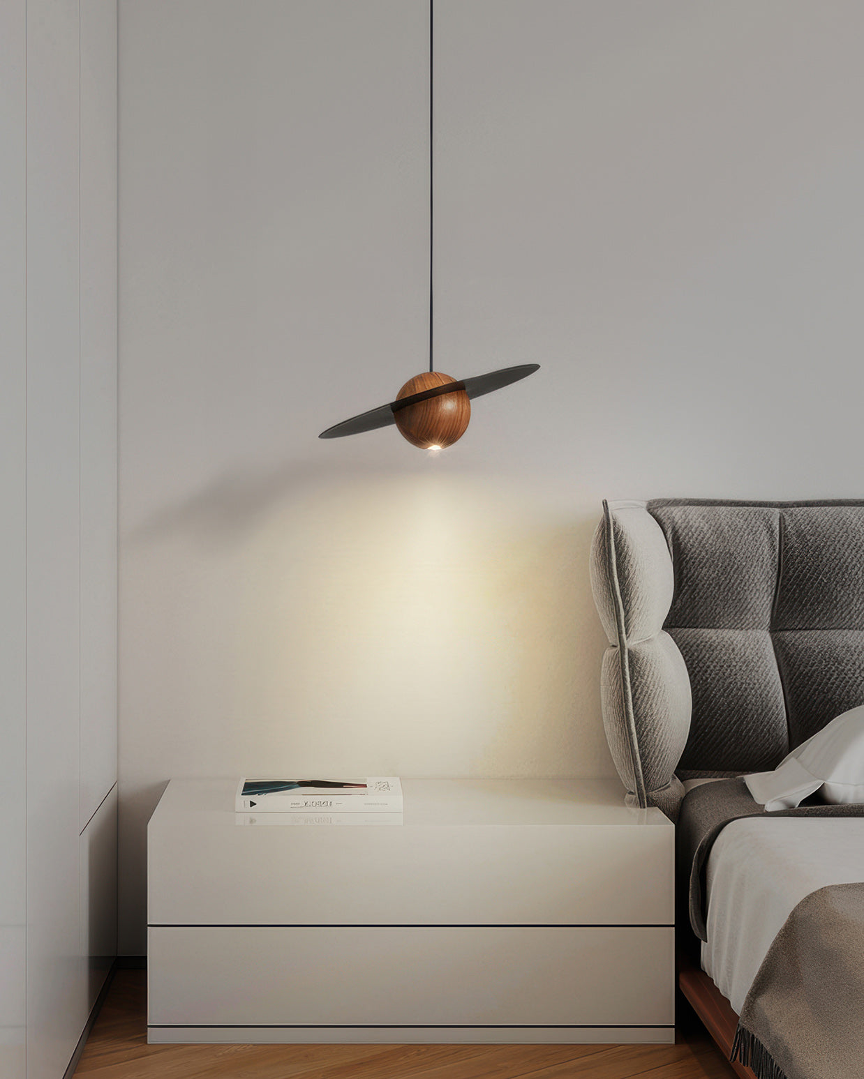 Marinor walnoot- en messing hanglamp in vliegende schotelvorm met mid-century modern silhouet