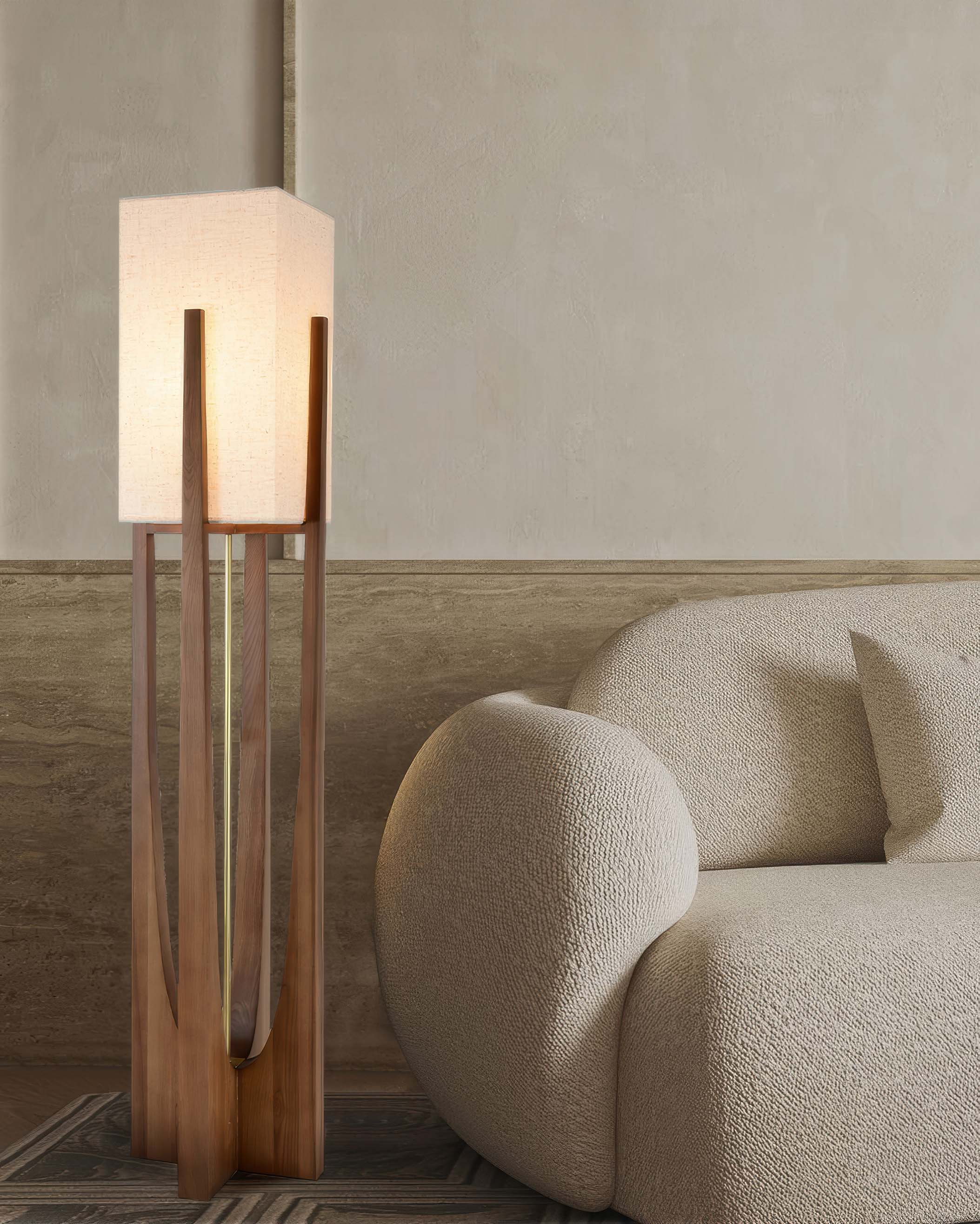 Stojací lampa Kairo Seto z ořechového dřeva japonského stylu s mosaznými detaily, minimalistická