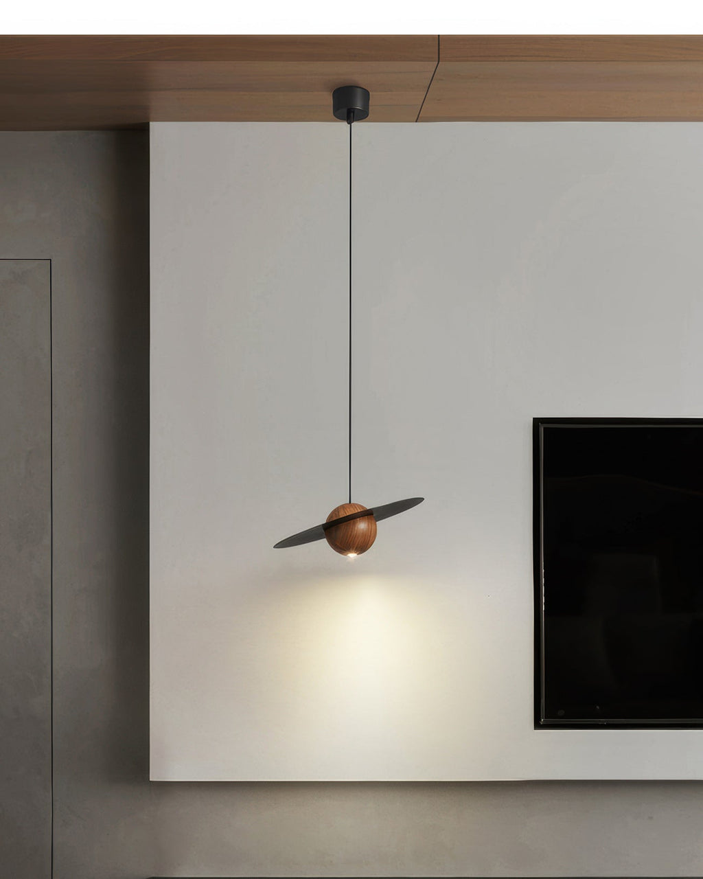 Marinor walnoot- en messing hanglamp in vliegende schotelvorm met mid-century modern silhouet