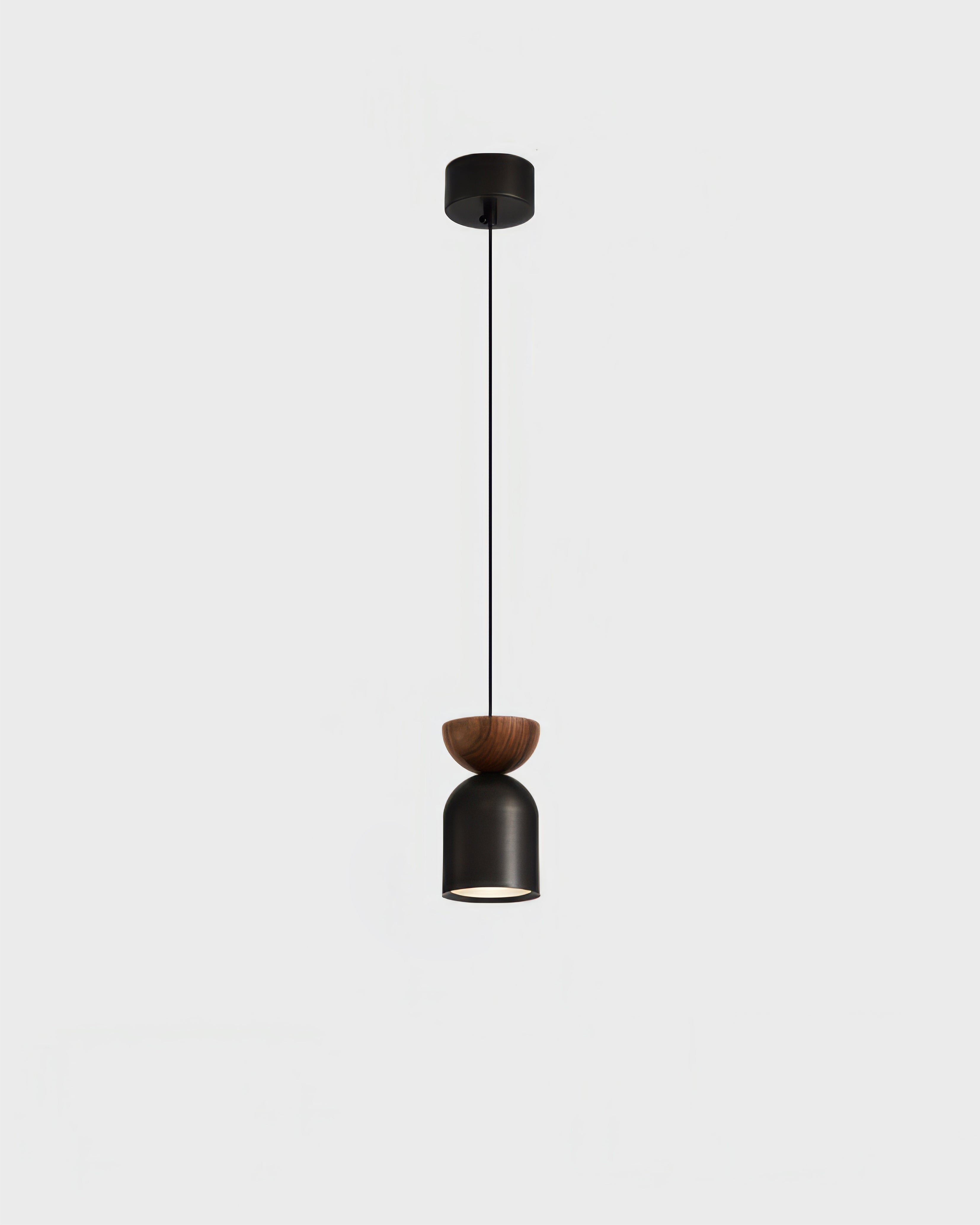 Marinor walnoot- en messing hanglamp in vliegende schotelvorm met mid-century modern silhouet