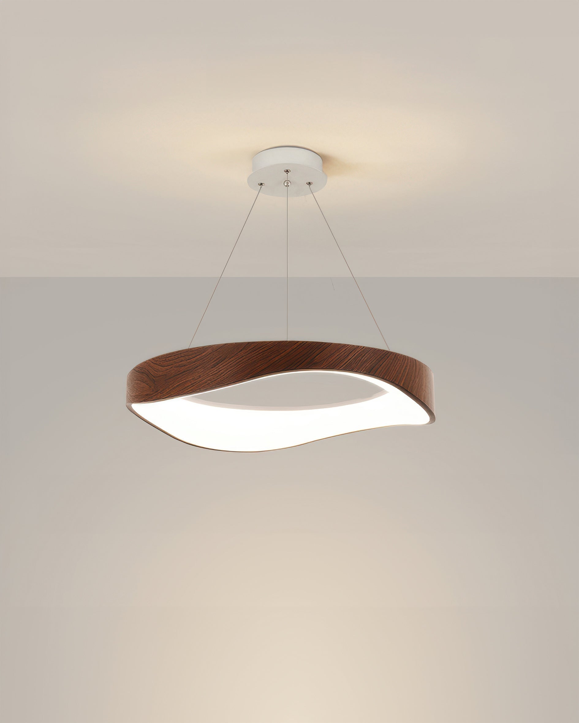 لوستر حلقه‌ای LED آستراهالو برای دکوراسیون مدرن