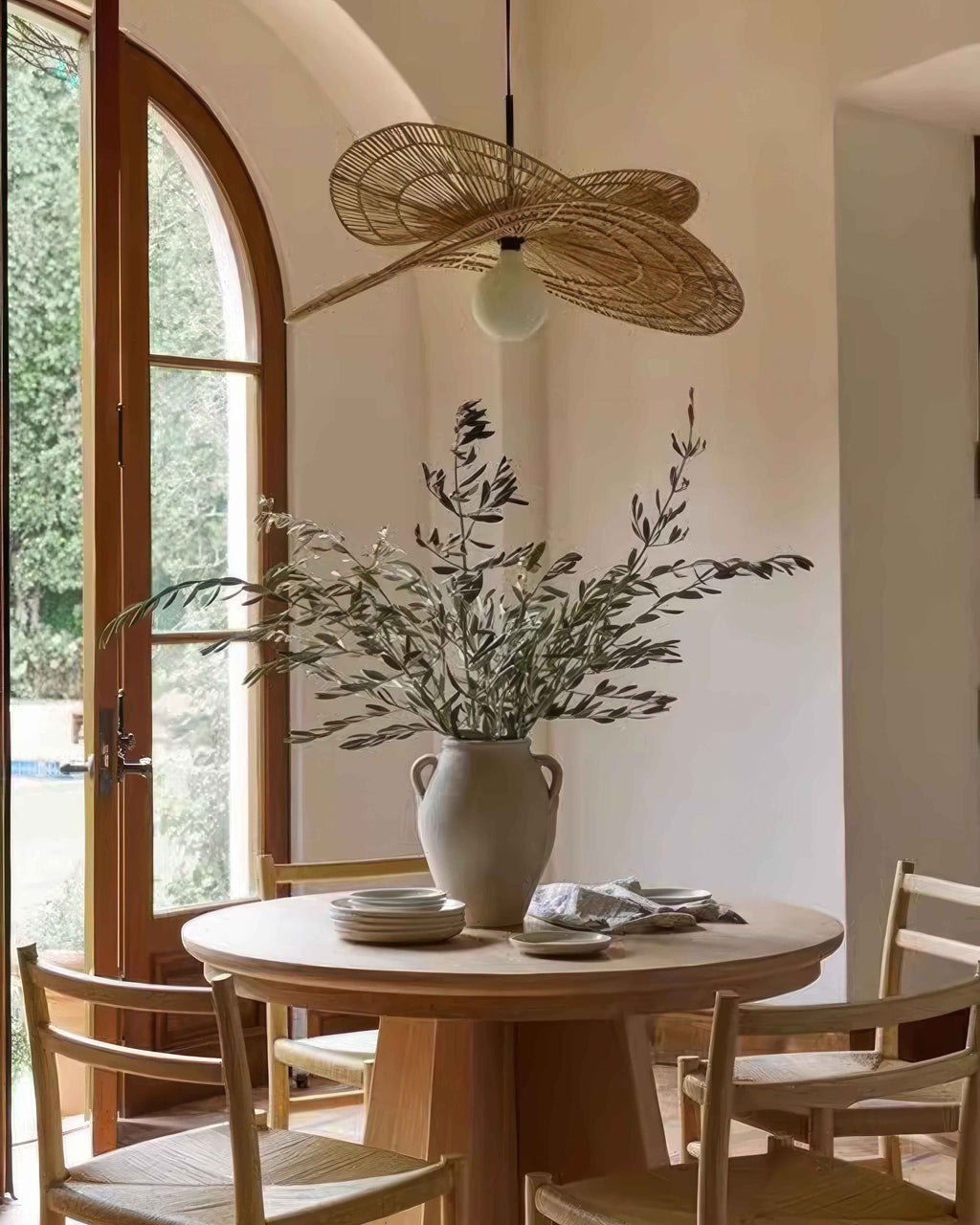 Kairoa Ratanový lustr japonsky inspirovaný Wabi Sabi ručně tkané ambientní osvětlení