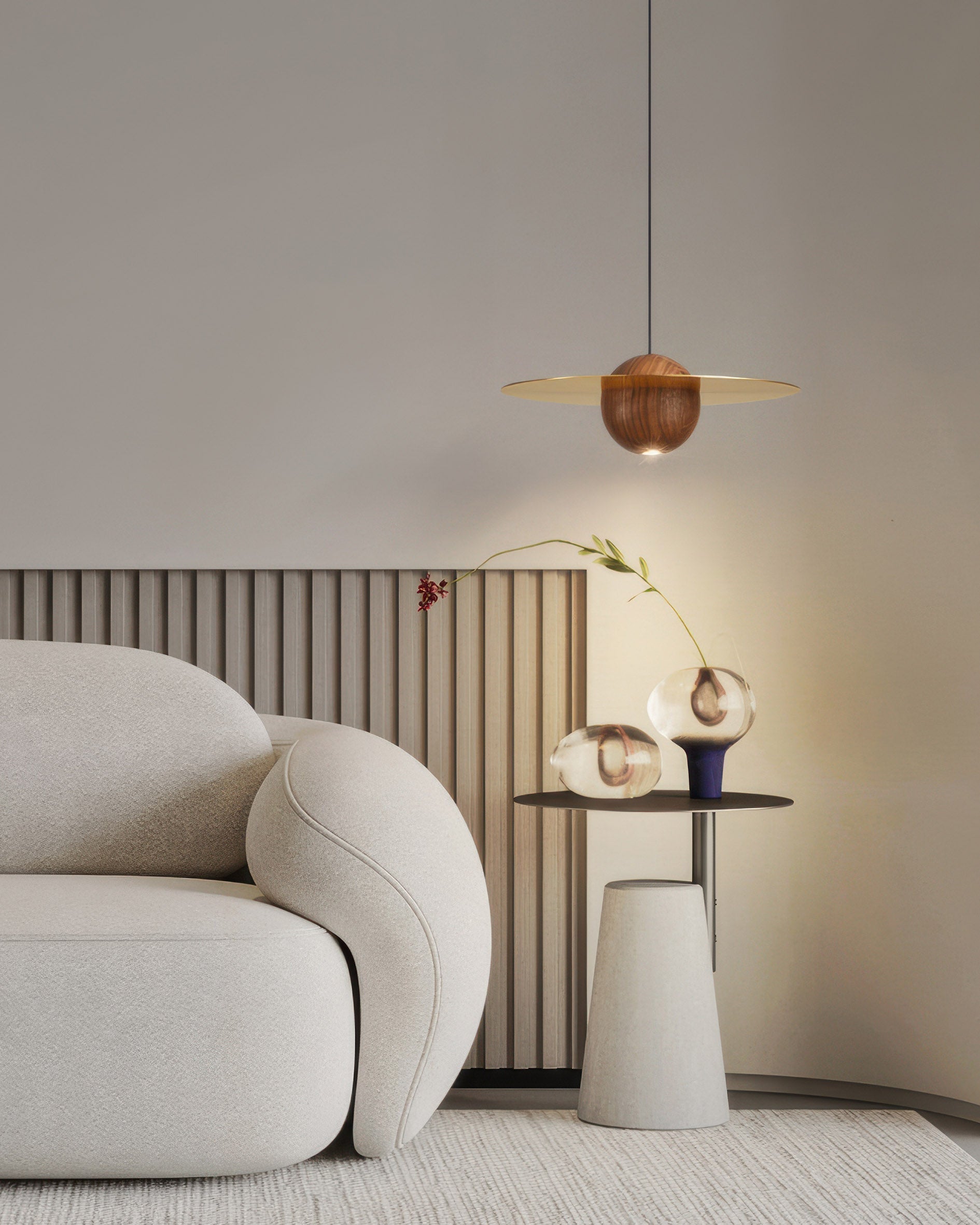 Marinor walnoot- en messing hanglamp in vliegende schotelvorm met mid-century modern silhouet