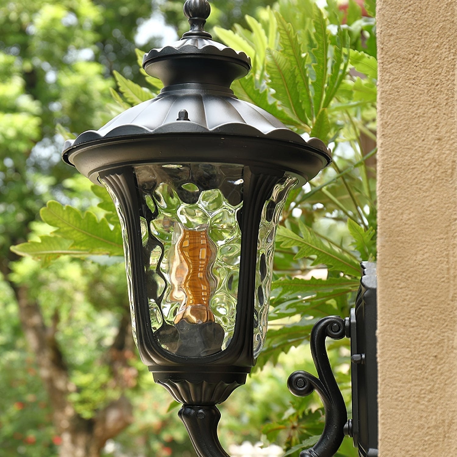 Virello Retro vodotěsné venkovní nástěnné svítidlo s matným sklem