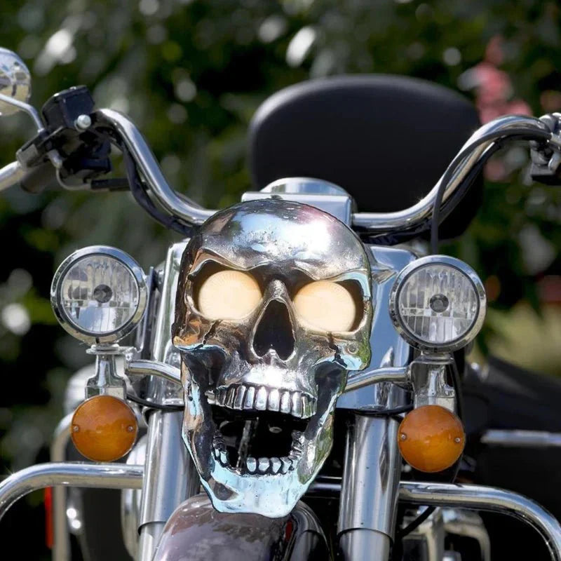 Noční jezdec LED lebka lampa na motocykly s retro chromovým povrchem