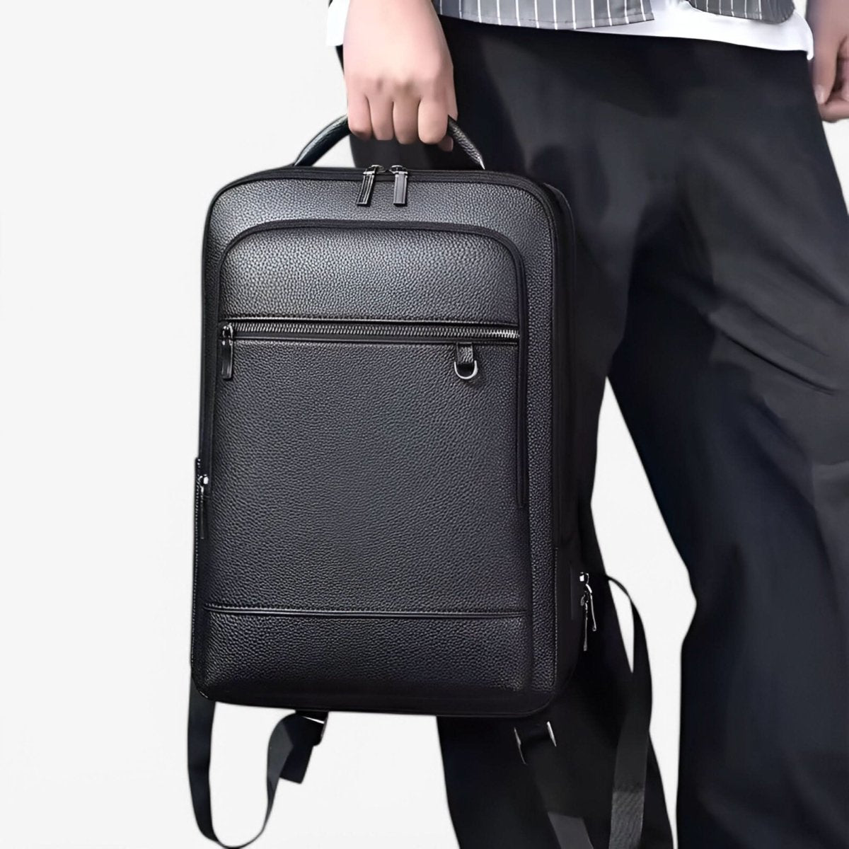 Elegantní kožený batoh s USB portem pro 15,6palcový notebook, černý
