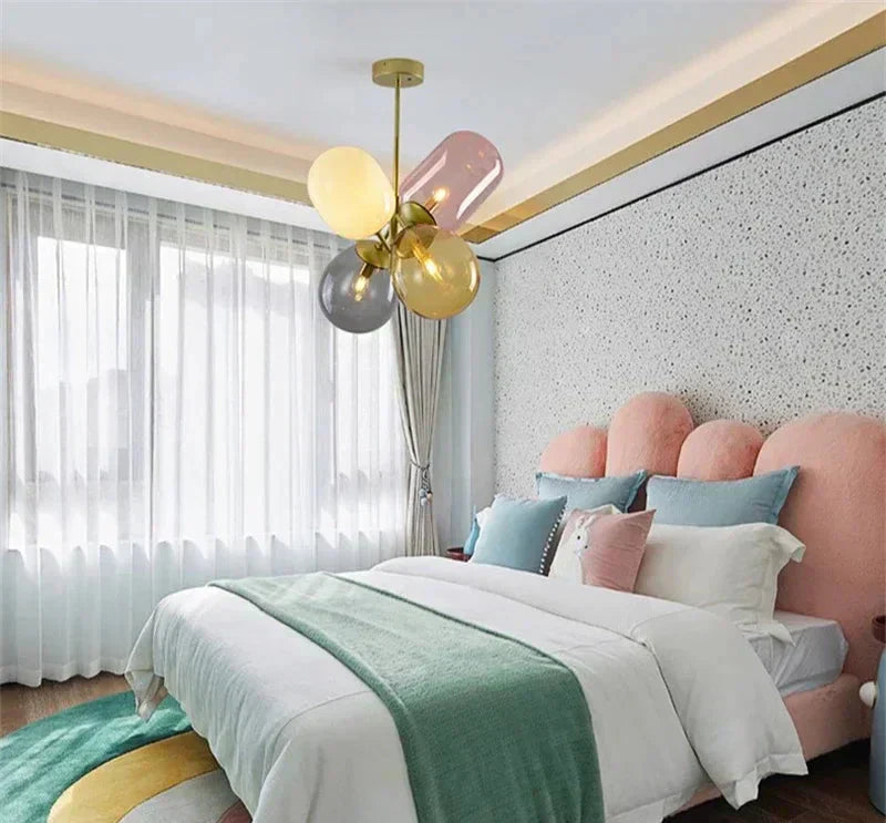 Závěsná lampa Aurelia Branch s ručně vyráběným luxusním vitrážovým sklem