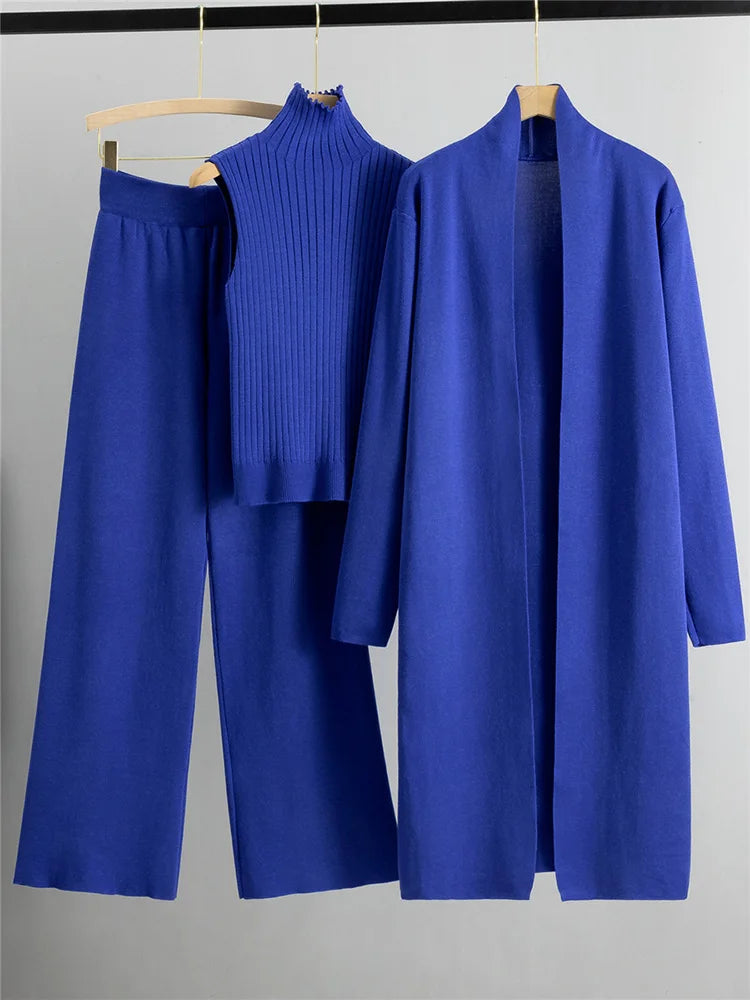 Gezellige gebreide 3-delige set met coltrui, gilet en vest van Lurelle