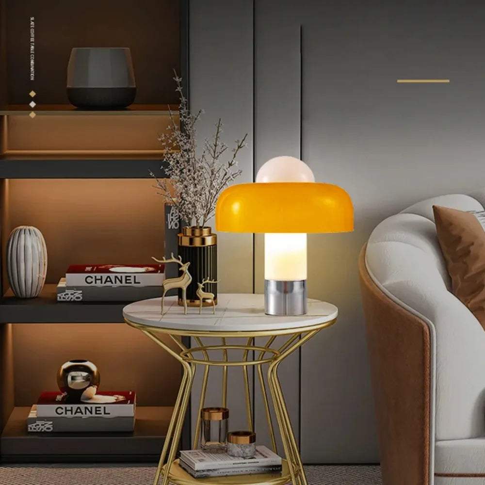 چراغ قارچ شیشه‌ای نارنجی لونارا به سبک باوهاوس