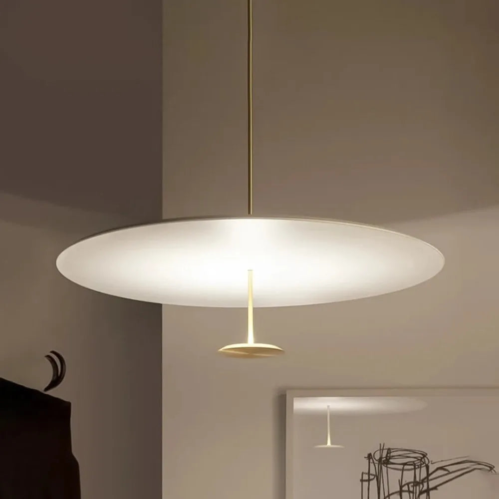 Lampa wisząca Aurelia Retro w czarno-złotym wykończeniu do kuchni i sypialni
