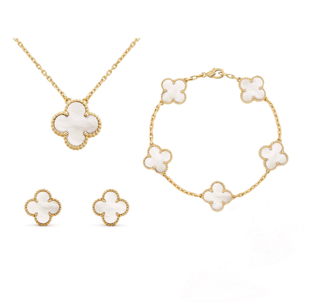Shamrock Jewelry Set In Mother Of Pearl With Gold Plated Finish