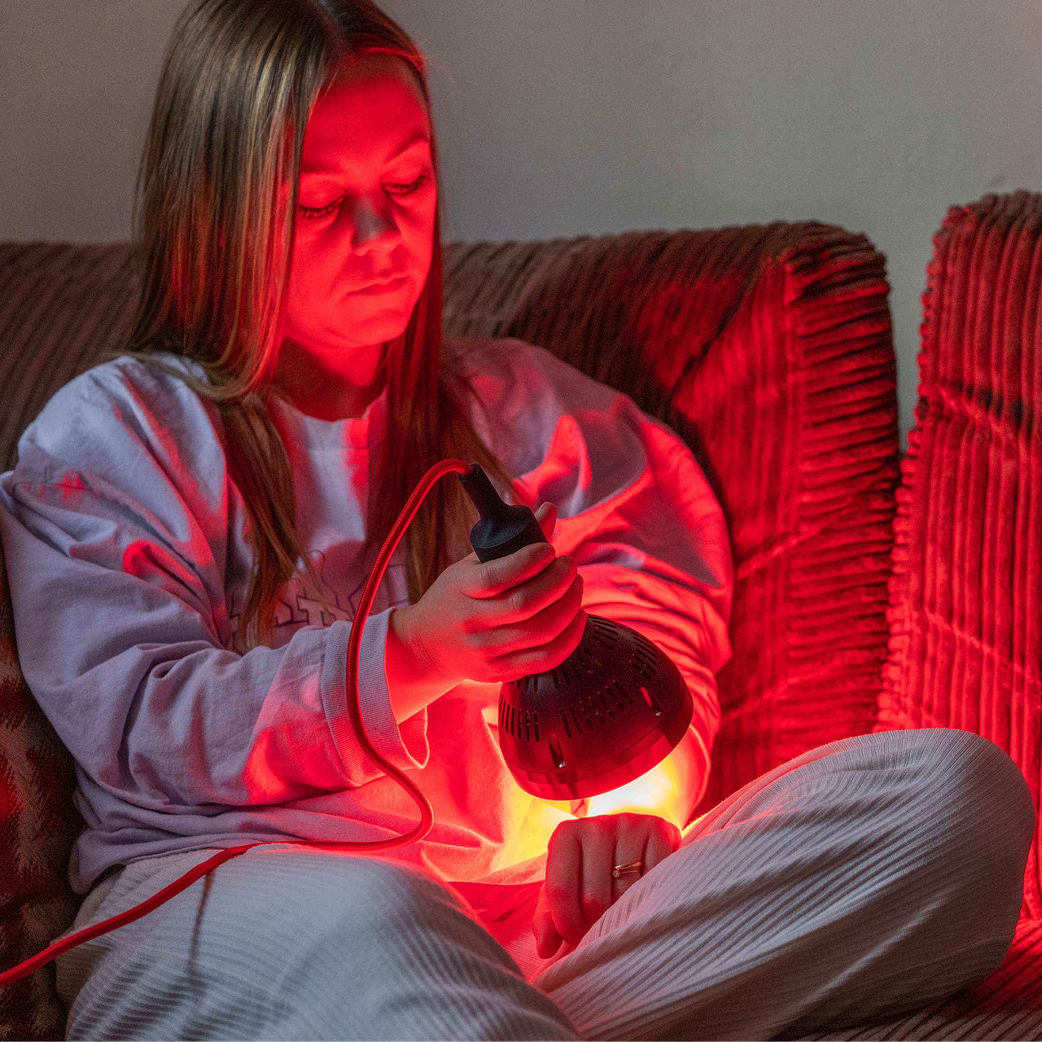 Compact Handheld Red Light Therapy Device For Home Use