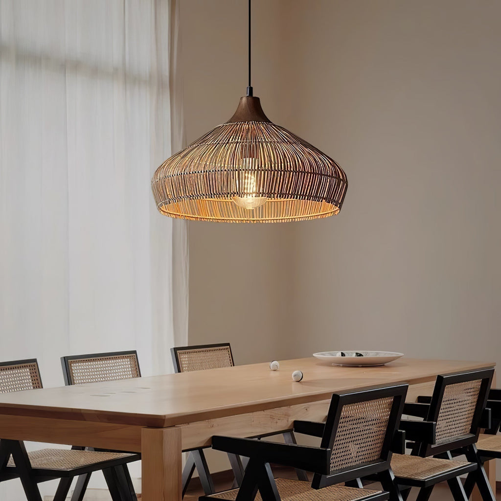 چراغ آویز لومنارا از جنس رتان و چوب با نور گرم LED