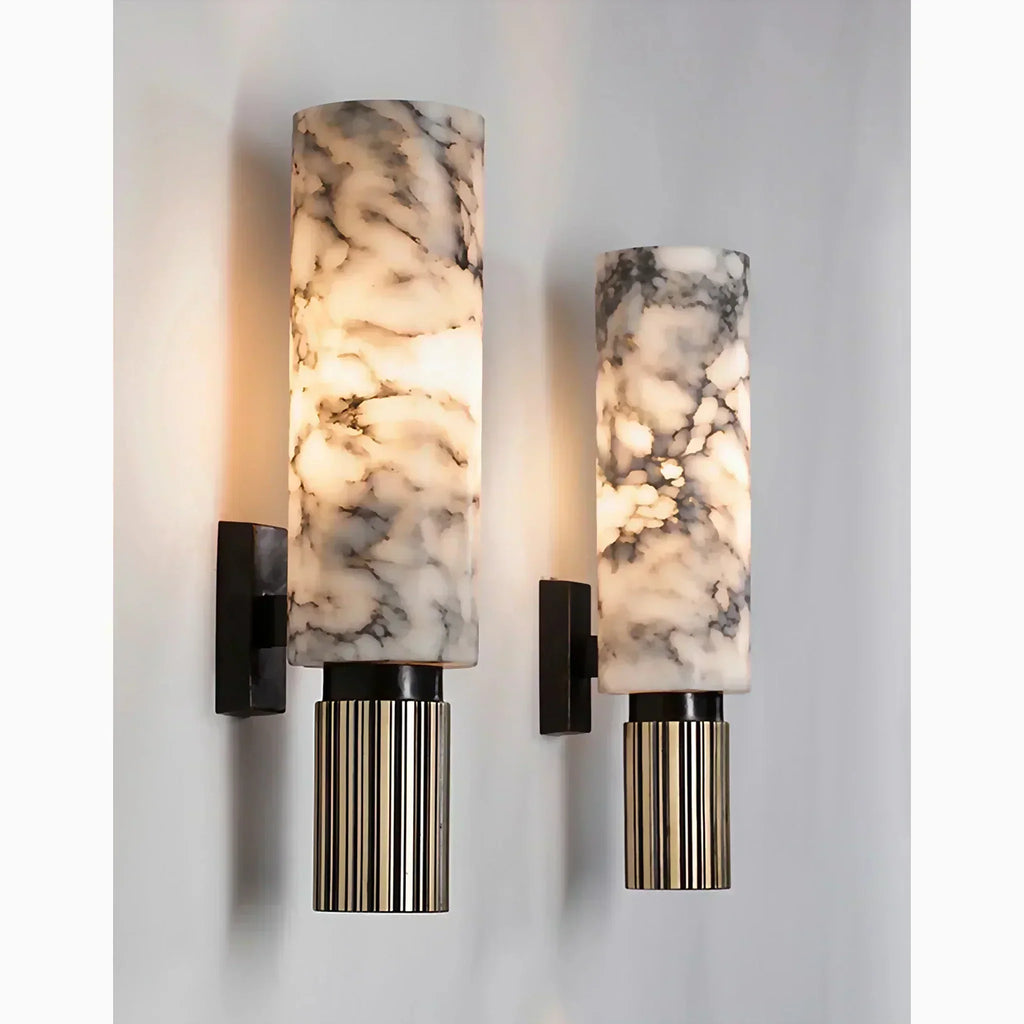 Nástěnné svítidlo Lyra Marble s nadčasovým vzhledem žilkovaného kamene