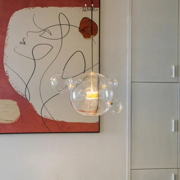 Závěsná lampa AstraHalo Sphere pro moderní interiéry a útulnou atmosféru