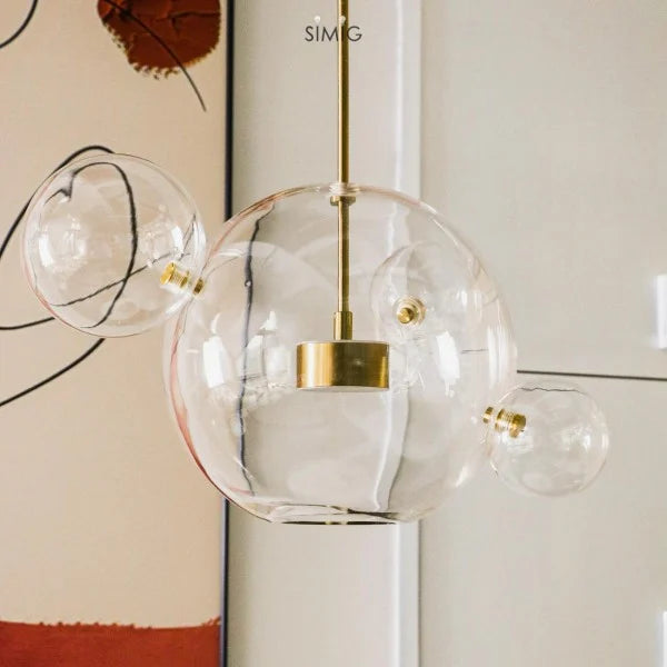 Závěsná lampa AstraHalo Sphere pro moderní interiéry a útulnou atmosféru