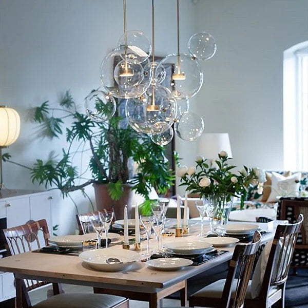 Závěsná lampa AstraHalo Sphere pro moderní interiéry a útulnou atmosféru