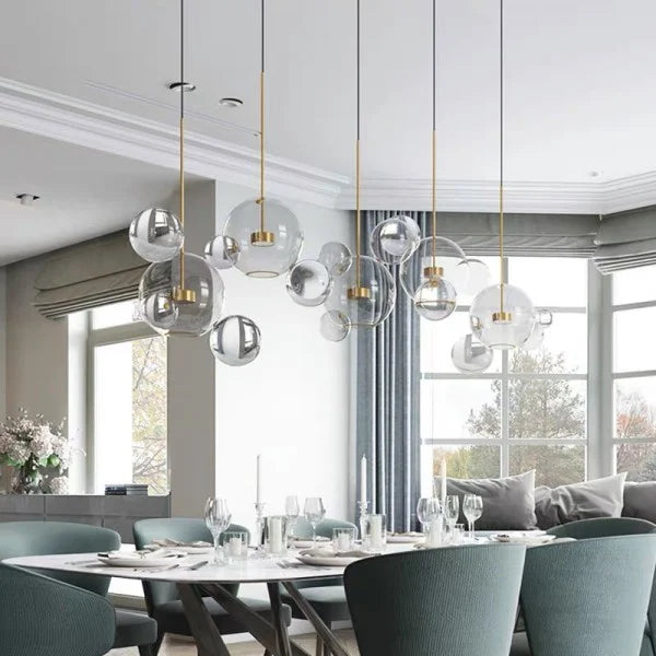 Závěsná lampa AstraHalo Sphere pro moderní interiéry a útulnou atmosféru