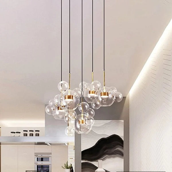 Závěsná lampa AstraHalo Sphere pro moderní interiéry a útulnou atmosféru