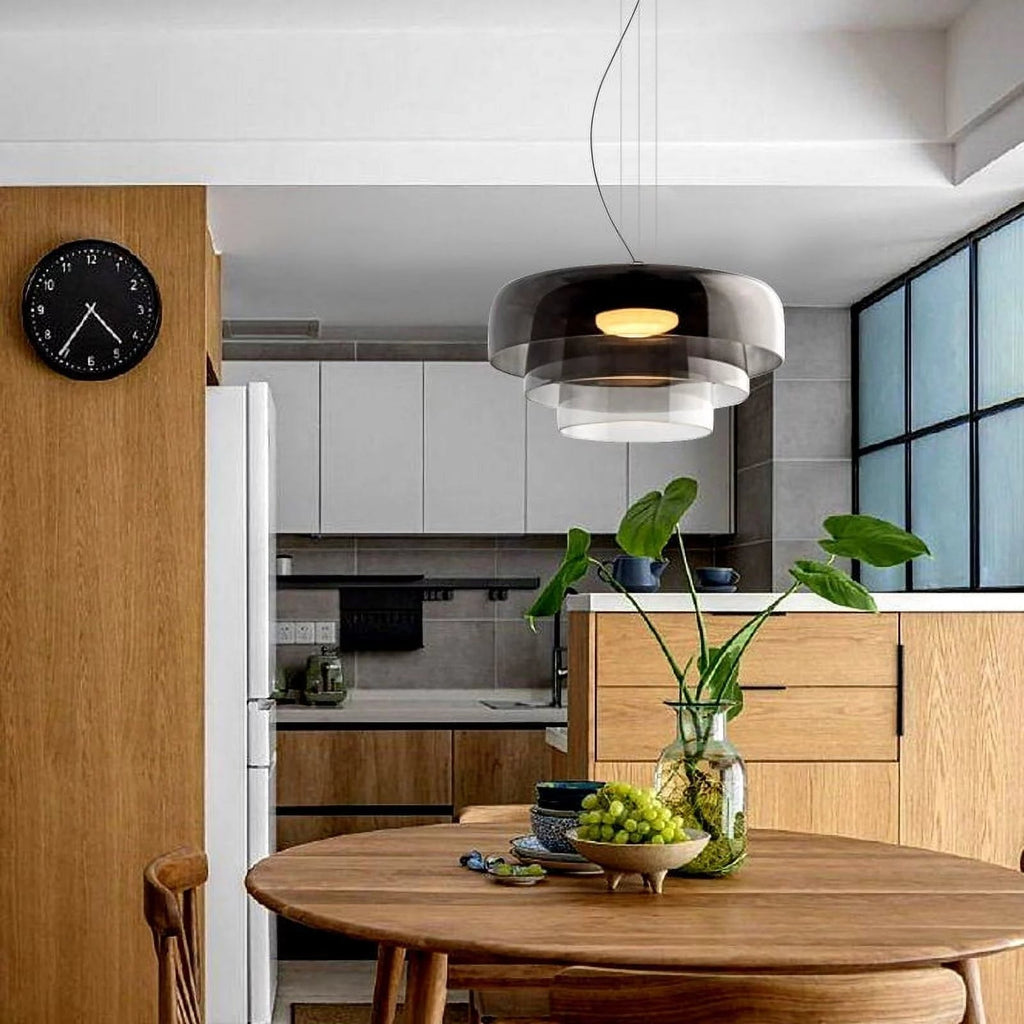 Skleněné stropní svítidlo s gotickým kouzlem a moderním zapuštěným designem