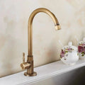 Lyra Tap - 300 mm vysoký výtok v elegantní starožitné mosazi