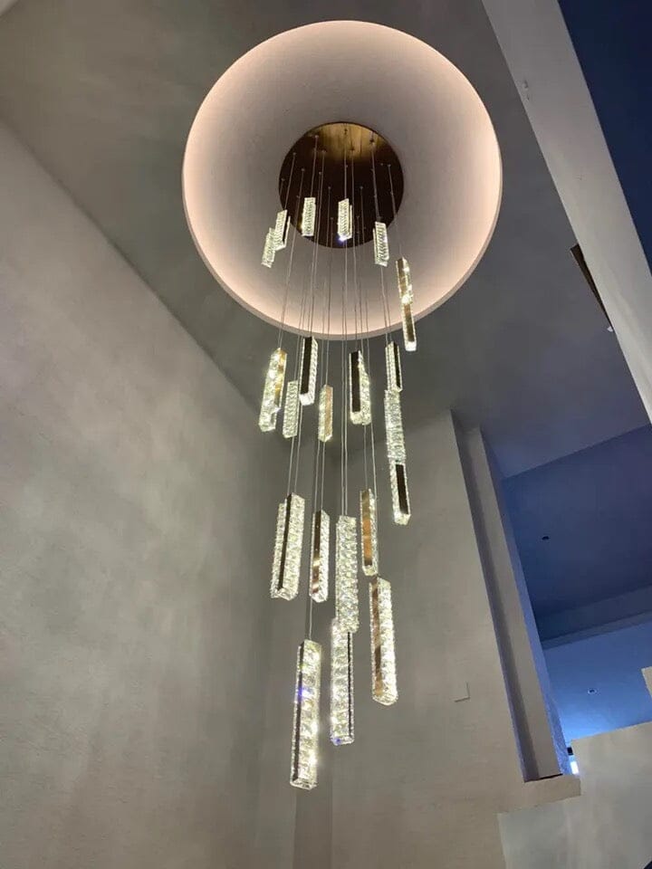 لوستر کریستال راه‌پله لوسترکرس با نورپردازی LED