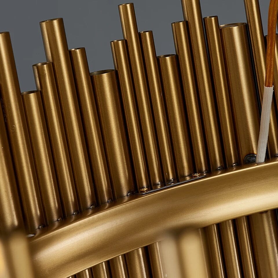 Golden Nest lysekrone med luksuriøs metallramme og varm finish