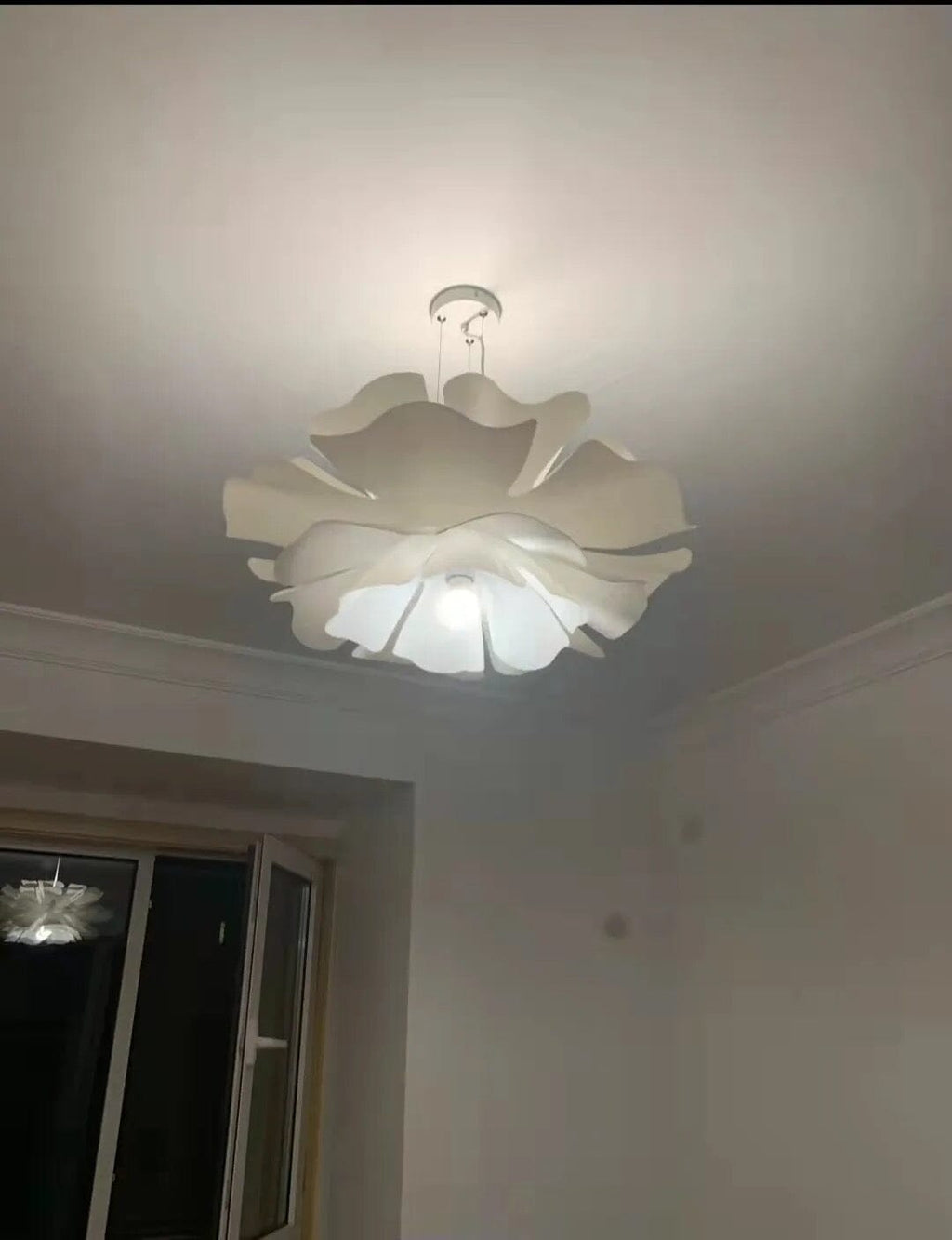 چراغ آویز Cirra Cloudleaf با بدنه آهن و آکریلیک برای نور گرم