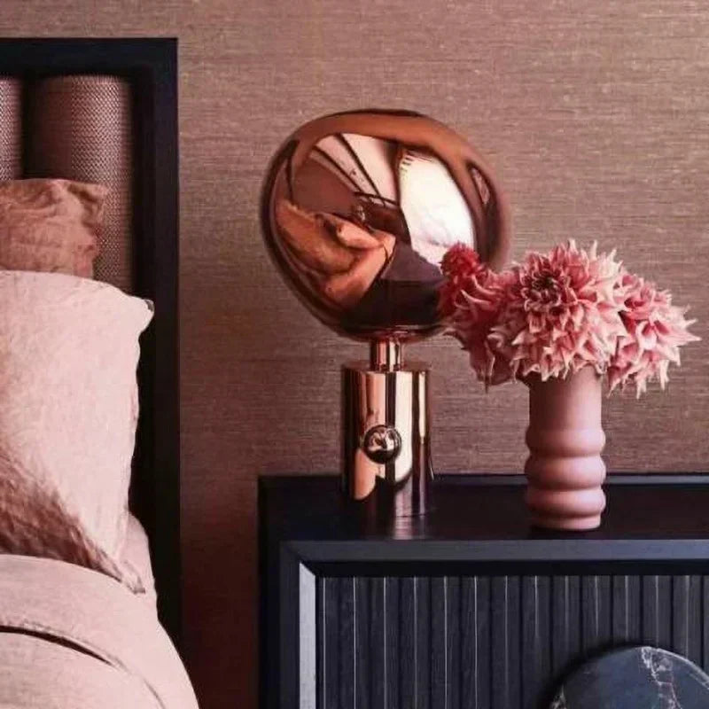 LumaDrift stolní lampa pro moderní ambientní osvětlení kdekoliv