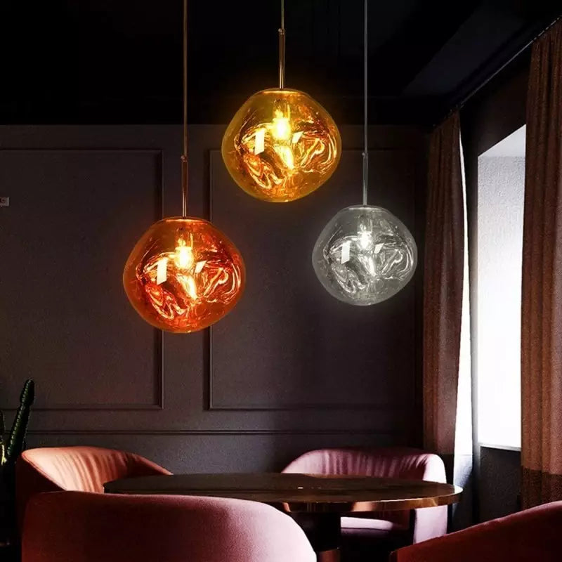 Alvara Elegantní závěsná lampa z roztaveného skla pro interiéry