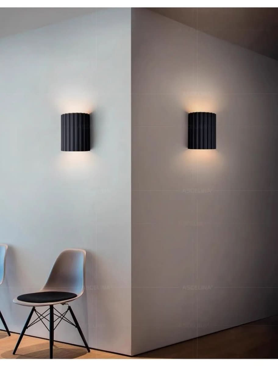 LumaNest Moderní nástěnná lampa z pryskyřice s ambientním LED světlem
