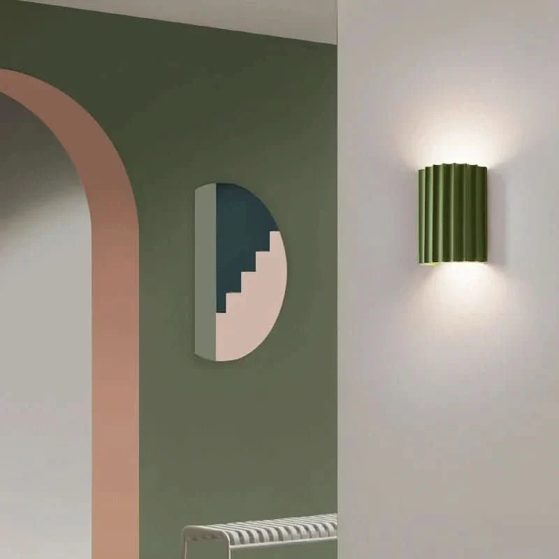 LumaNest Moderní nástěnná lampa z pryskyřice s ambientním LED světlem