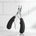 GripNail Pro Ergonomische Zehennagelschere für dicke und eingewachsene Nägel