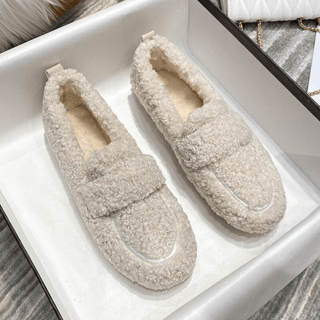 کفش‌پوش‌های زمستانی شیک CozyNest برای گرما و راحتی