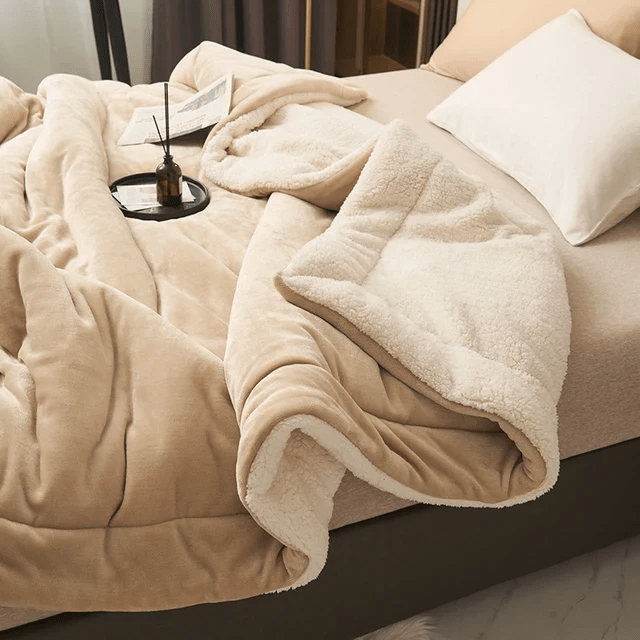 CozyNest Luxe plyšová flanelová fleecová deka pro pohodlí a styl
