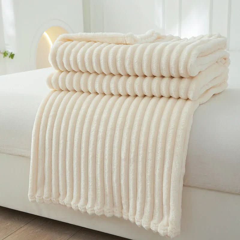 Pătură lată din fleece flanelat StripeNest cu model în dungi