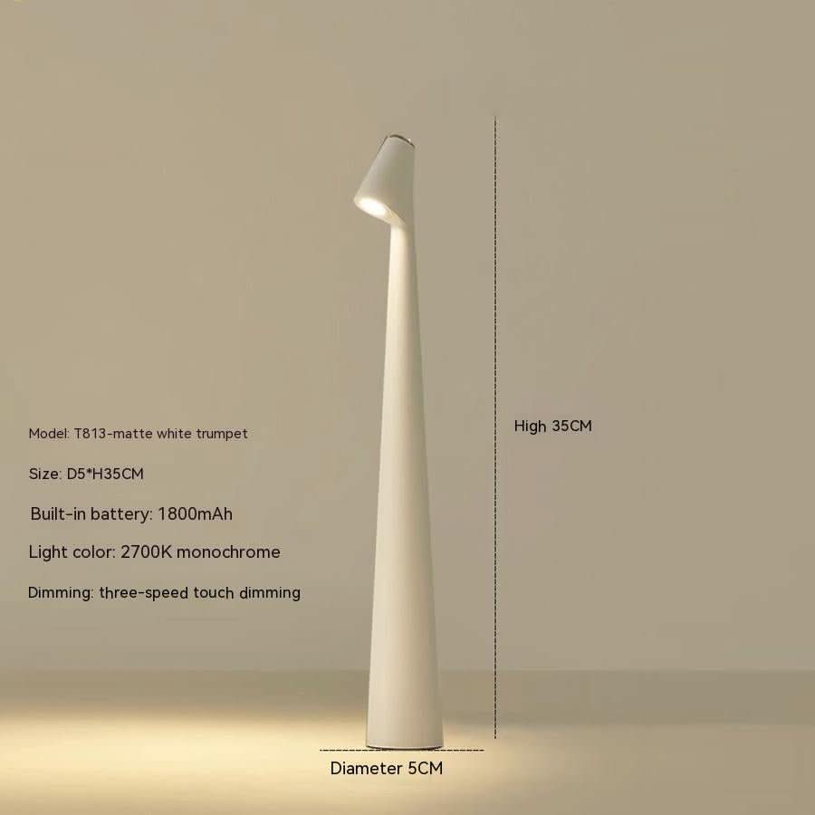 LumaNova Genopladelig Bordlampe med Moderne Design og Lang Batterilevetid